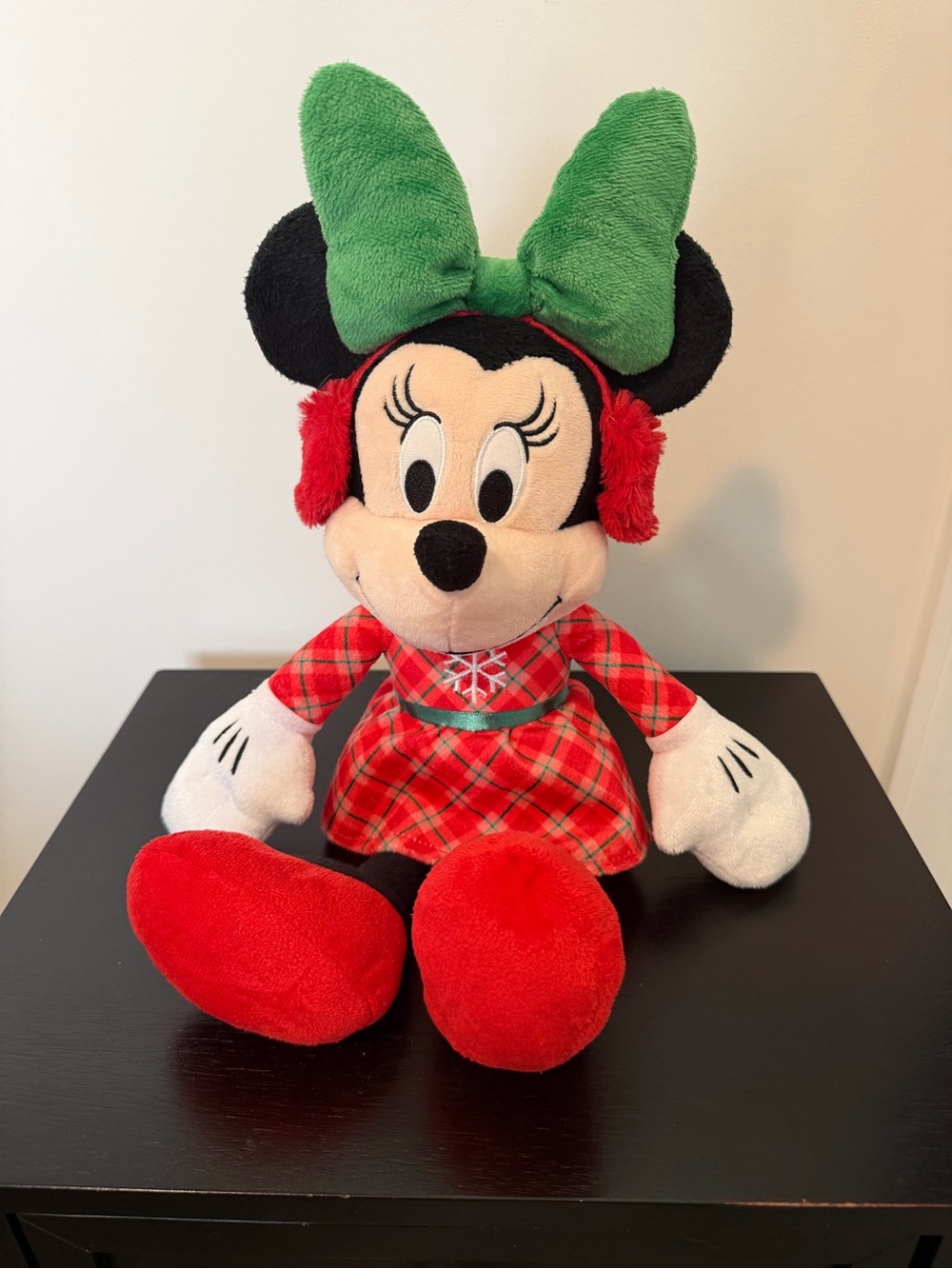 Disney Minnie Mouse Holiday Plush - Red, Green, Black, White